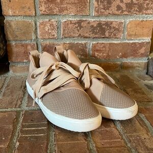 Steve Madden Lancer Mauve Blush Slip On Sneakers